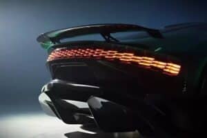 Η κινεζική σεντάν «Bugatti» από εταιρία που φτιάχνει σκούπες!