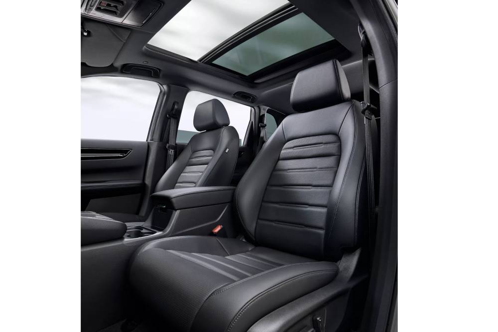https://cdn.autogreeknews.gr/wp-content/uploads/2025/12/Honda-CR-V-eHEV-RS-Black-Edition-Japan-8.jpg