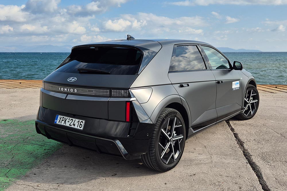 https://cdn.autogreeknews.gr/wp-content/uploads/2025/12/Hyundai-Ioniq-5-N-Line-13.jpg