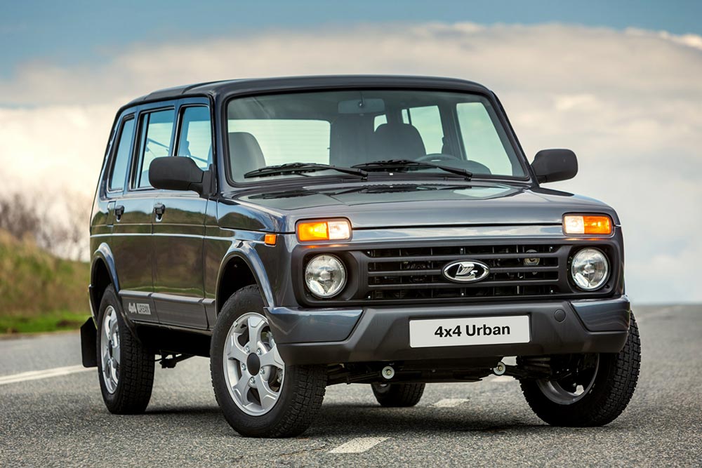 https://cdn.autogreeknews.gr/wp-content/uploads/2025/12/Lada-Niva-4x4-1-1.jpg