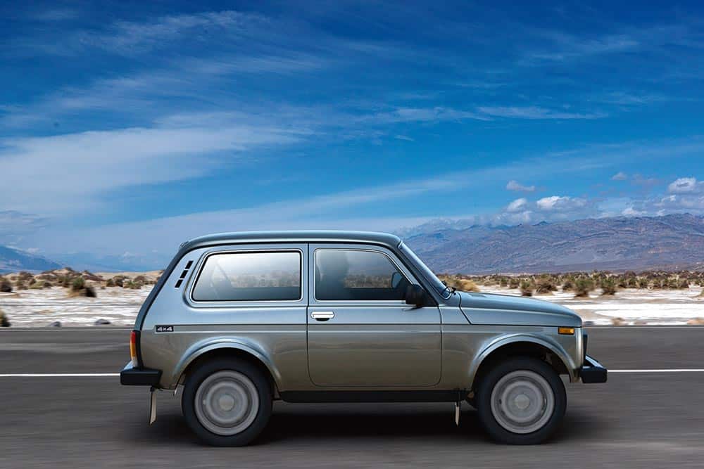 https://cdn.autogreeknews.gr/wp-content/uploads/2025/12/Lada-Niva-4x4-4.jpg