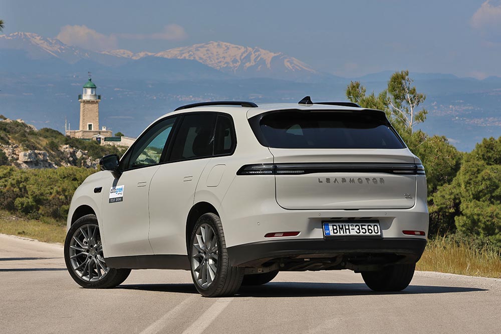 https://cdn.autogreeknews.gr/wp-content/uploads/2025/12/Leapmotor-C10-Hybrid-EV-10.jpg
