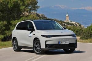 Leapmotor C10 Hybrid EV (12)