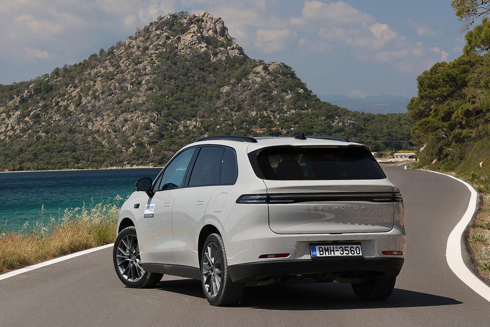 https://cdn.autogreeknews.gr/wp-content/uploads/2025/12/Leapmotor-C10-Hybrid-EV-17.jpg