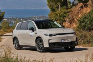 Leapmotor C10 Hybrid EV (28)