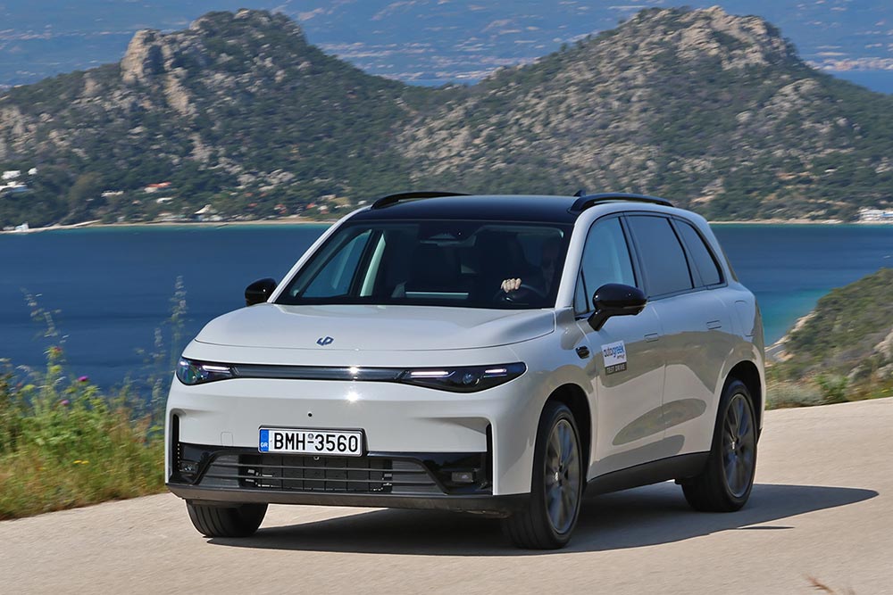 https://cdn.autogreeknews.gr/wp-content/uploads/2025/12/Leapmotor-C10-Hybrid-EV-9.jpg
