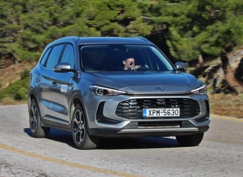 Σε νέα απίστευτα χαμηλή τιμή το MG ZS Max Hybrid+