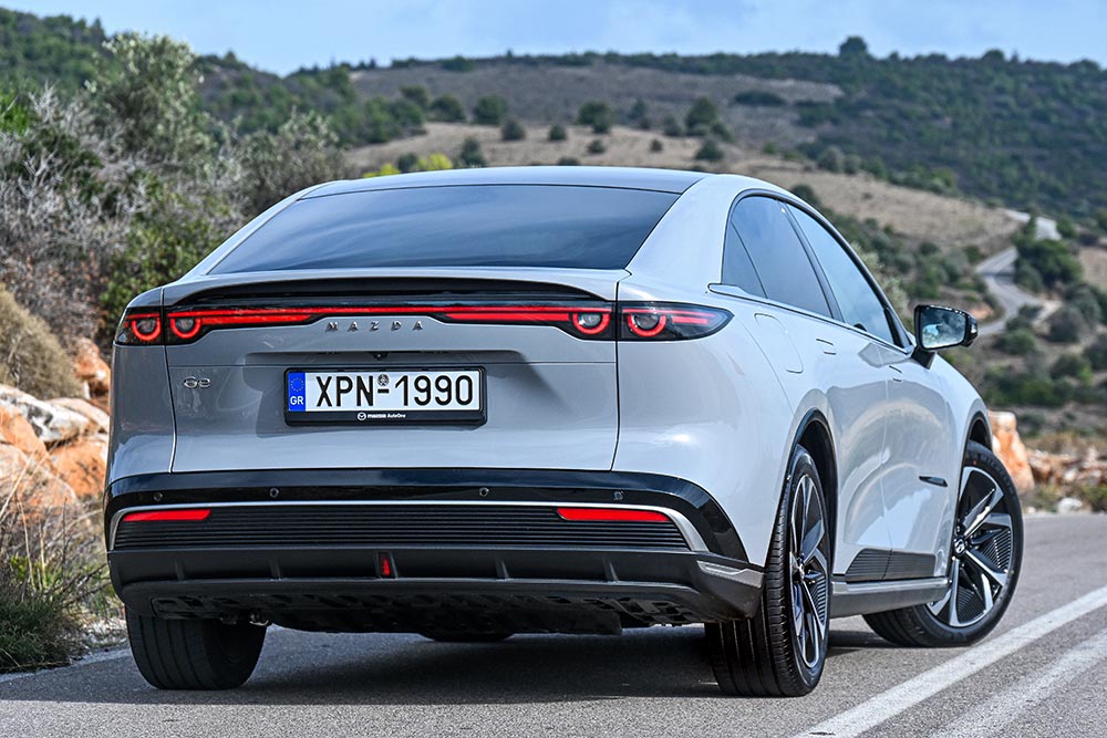 https://cdn.autogreeknews.gr/wp-content/uploads/2025/12/Mazda6e-3.jpg
