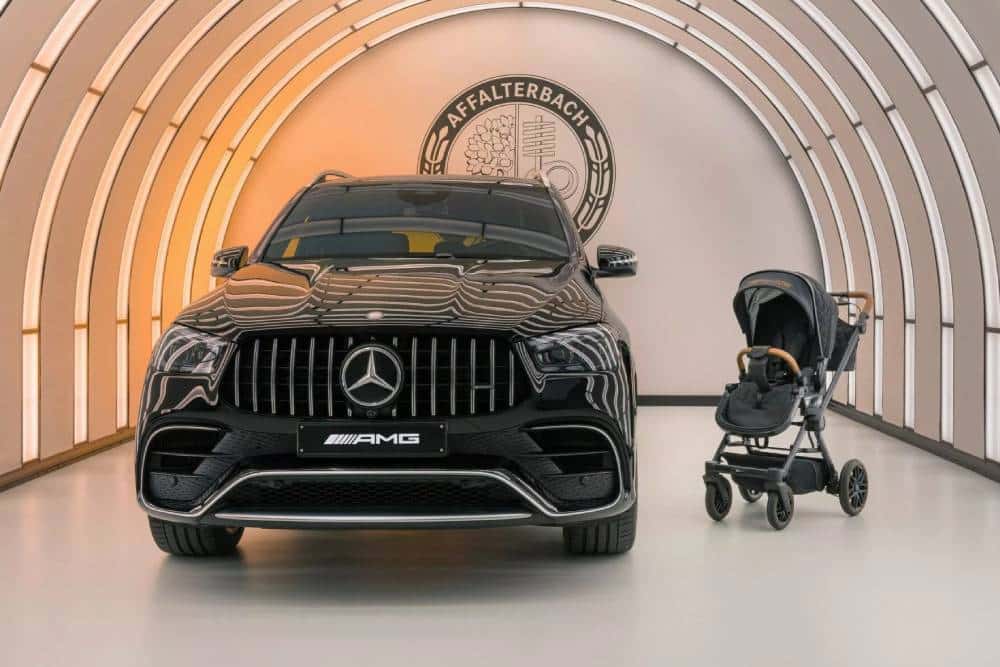 https://cdn.autogreeknews.gr/wp-content/uploads/2025/12/Mercedes-Benz-Stroller-2-2048x1364-1.jpg
