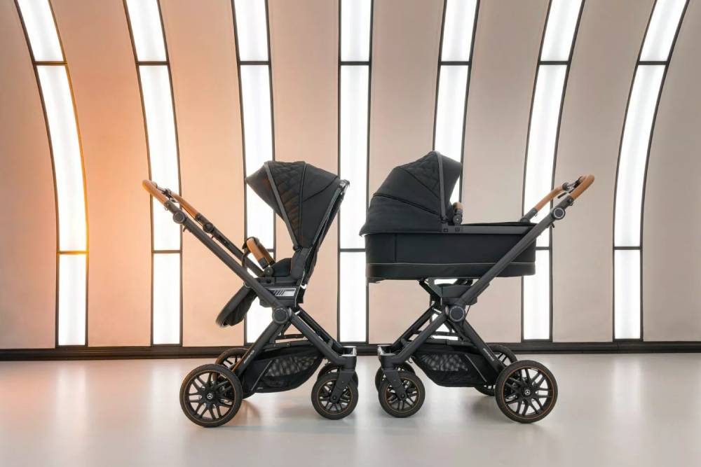 https://cdn.autogreeknews.gr/wp-content/uploads/2025/12/Mercedes-Benz-Stroller-5-2048x1366-1.jpg