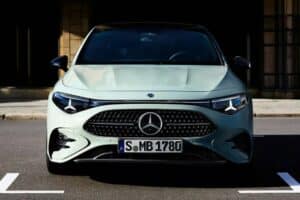 Mercedes-CLA-220-Hybrid-2-2048×1152