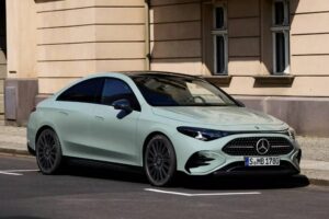 Mercedes-CLA-220-Hybrid-4-2048×1152