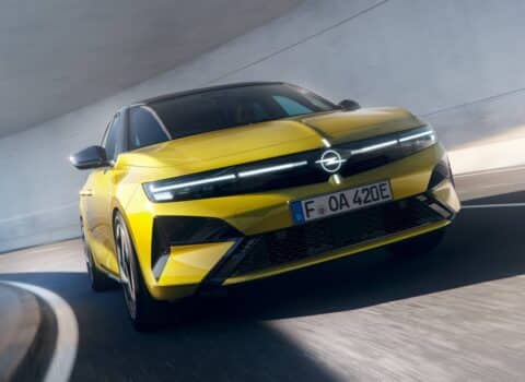 Νέο Opel Astra με φωταγωγημένη αισθητική