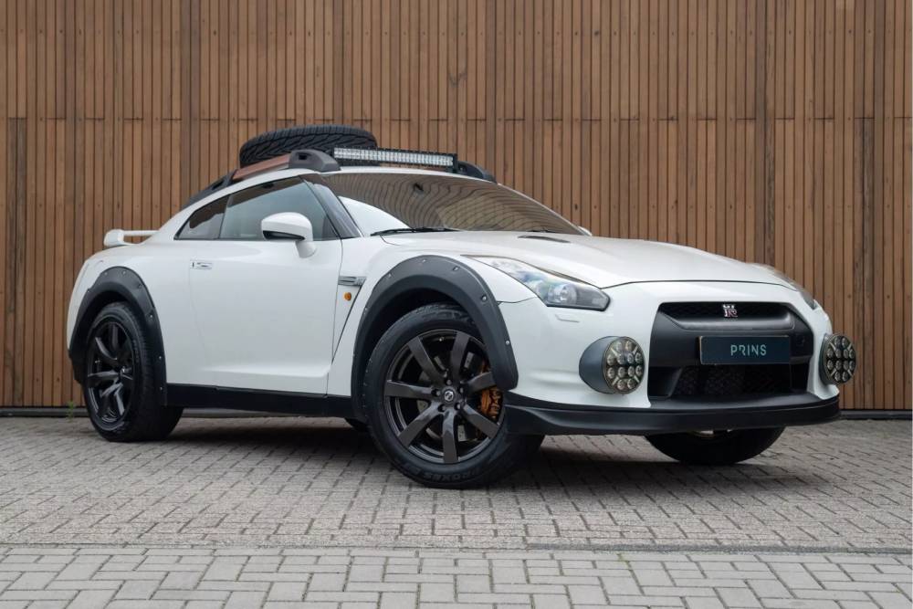 https://cdn.autogreeknews.gr/wp-content/uploads/2025/12/Nissan-GT-R-Off-Road-Prins-2-2048x1536-1.jpg