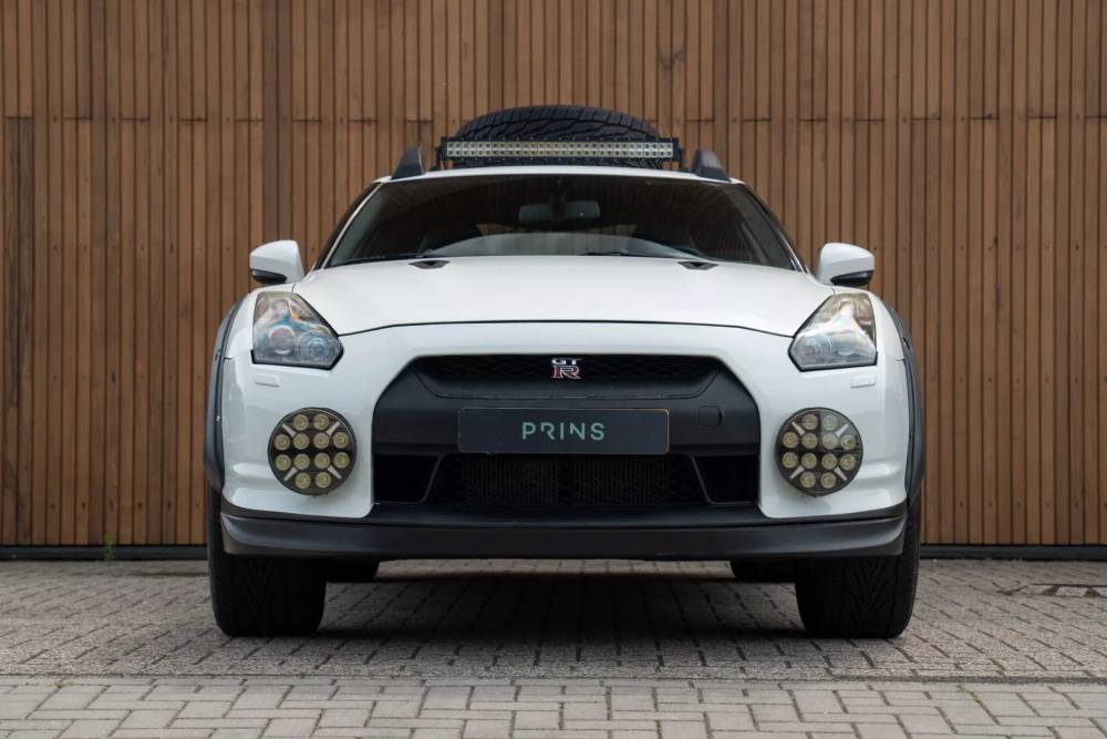 https://cdn.autogreeknews.gr/wp-content/uploads/2025/12/Nissan-GT-R-Off-Road-Prins-3-2048x1536-1.jpg