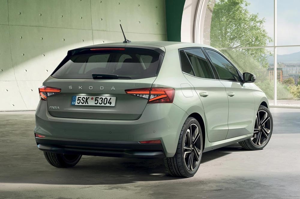 https://cdn.autogreeknews.gr/wp-content/uploads/2025/12/Skoda-Fabia-2025-1.jpg