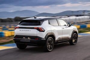 Suzuki-e-VITARA_GR (12)