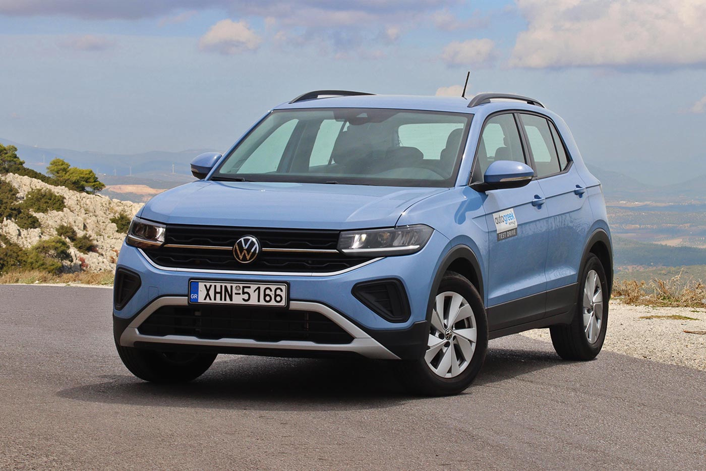https://cdn.autogreeknews.gr/wp-content/uploads/2025/12/VW-T-Cross-static.jpg