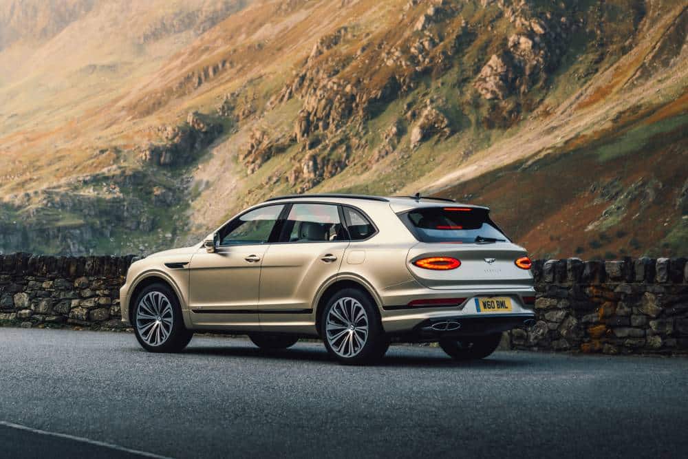 https://cdn.autogreeknews.gr/wp-content/uploads/2025/12/bentley_bentayga_hybrid_411.jpg
