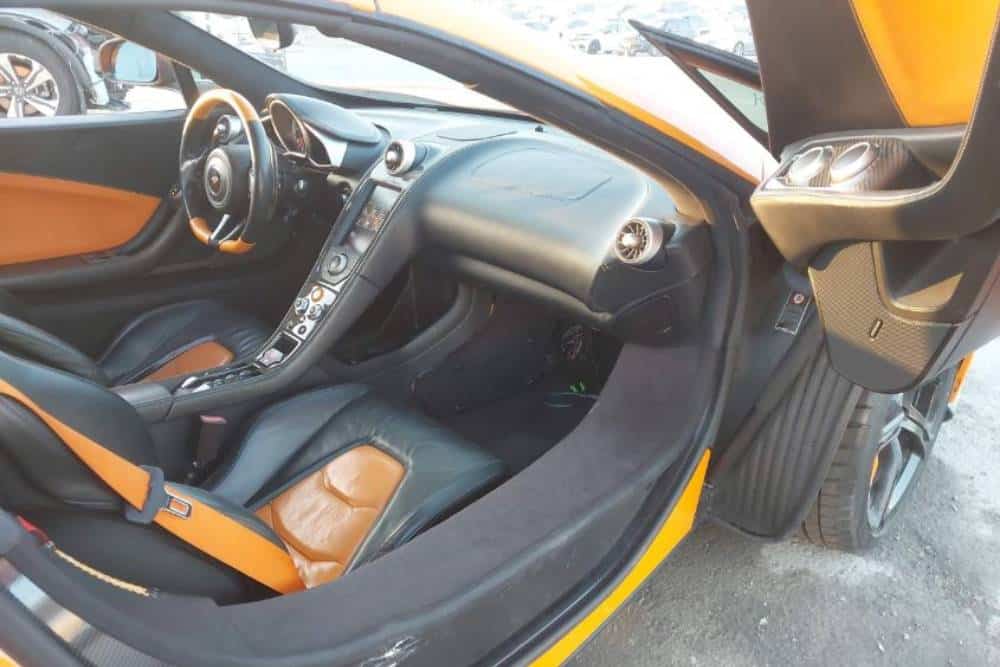 https://cdn.autogreeknews.gr/wp-content/uploads/2025/12/crashed-mclaren-650s-4.jpg