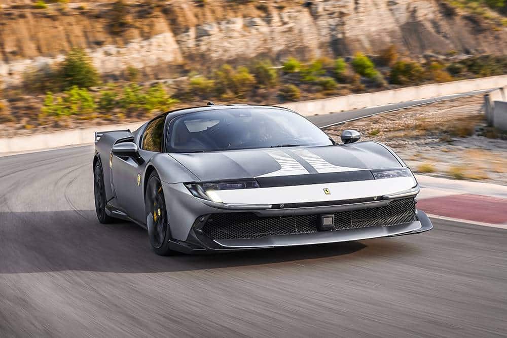 Κόβει την ανάσα η νέα Ferrari Testarossa στην πίστα (+video)