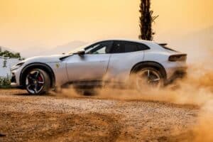 Πατέντα της Ferrari για τους «σπασμένους» δρόμους