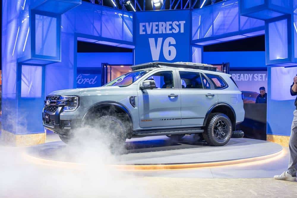 https://cdn.autogreeknews.gr/wp-content/uploads/2025/12/ford-makes-this-ranger-suv-exclusively-with-a-v6-f.jpg
