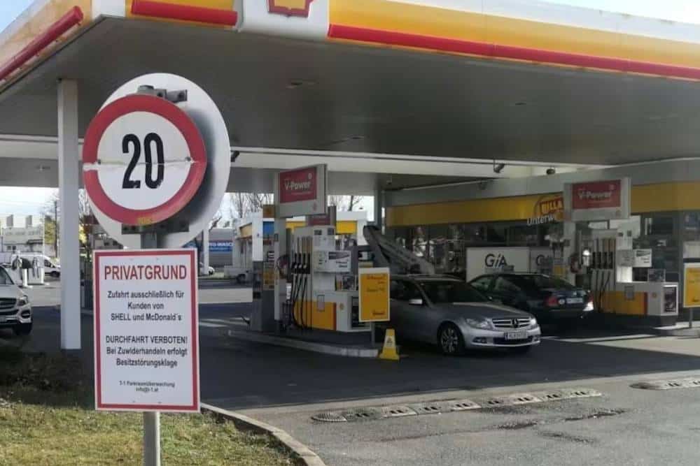 https://cdn.autogreeknews.gr/wp-content/uploads/2025/12/gas-station-short-cut.jpg