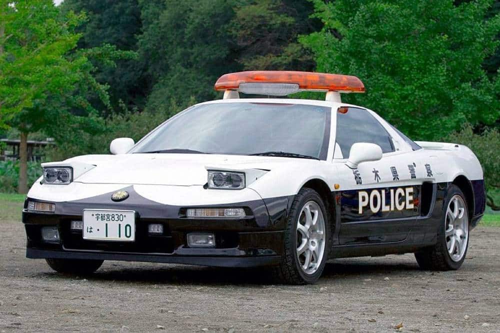 https://cdn.autogreeknews.gr/wp-content/uploads/2025/12/honda-nsx-police-car.jpg