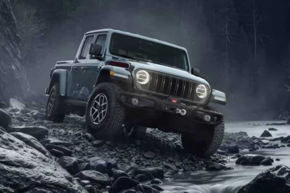https://cdn.autogreeknews.gr/wp-content/uploads/2025/12/jeep-gladiator-sahara-04.jpg