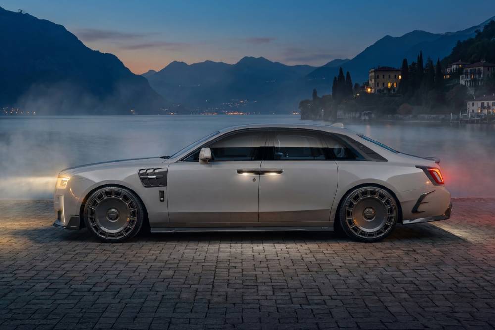 https://cdn.autogreeknews.gr/wp-content/uploads/2025/12/mansory-rolls-royce-ghost-2.jpg