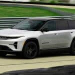 my25-jeep-wagoneerS-vlp-carousel-performance-03-v3