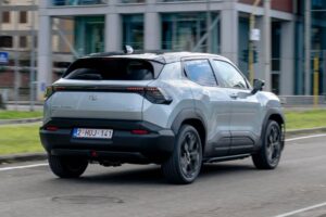 new toyota urban cruiser ev (14)