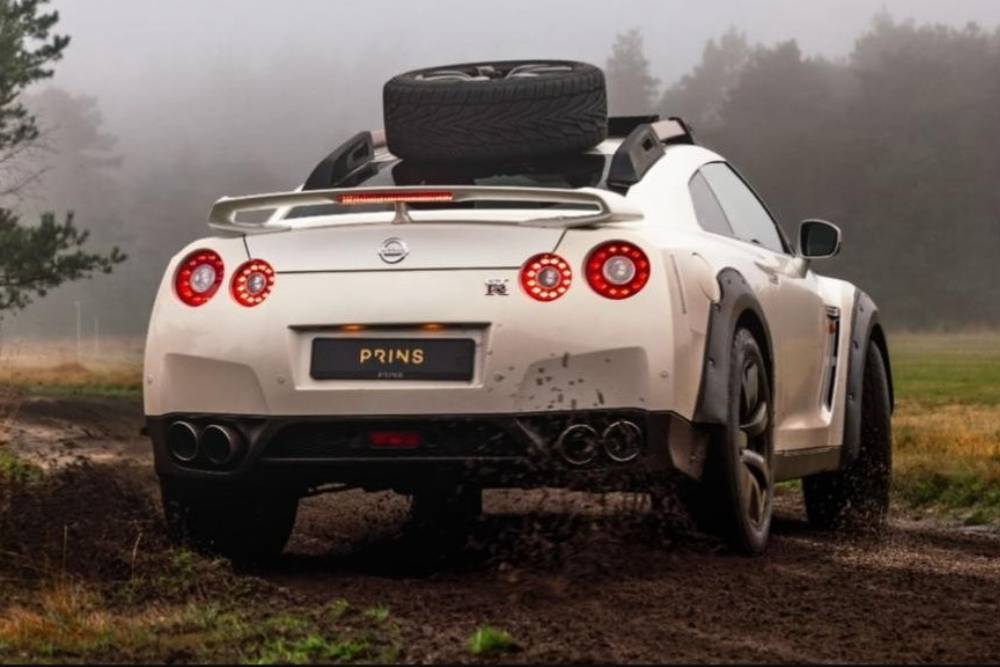https://cdn.autogreeknews.gr/wp-content/uploads/2025/12/nissan-gt-r-off-road-03.jpg
