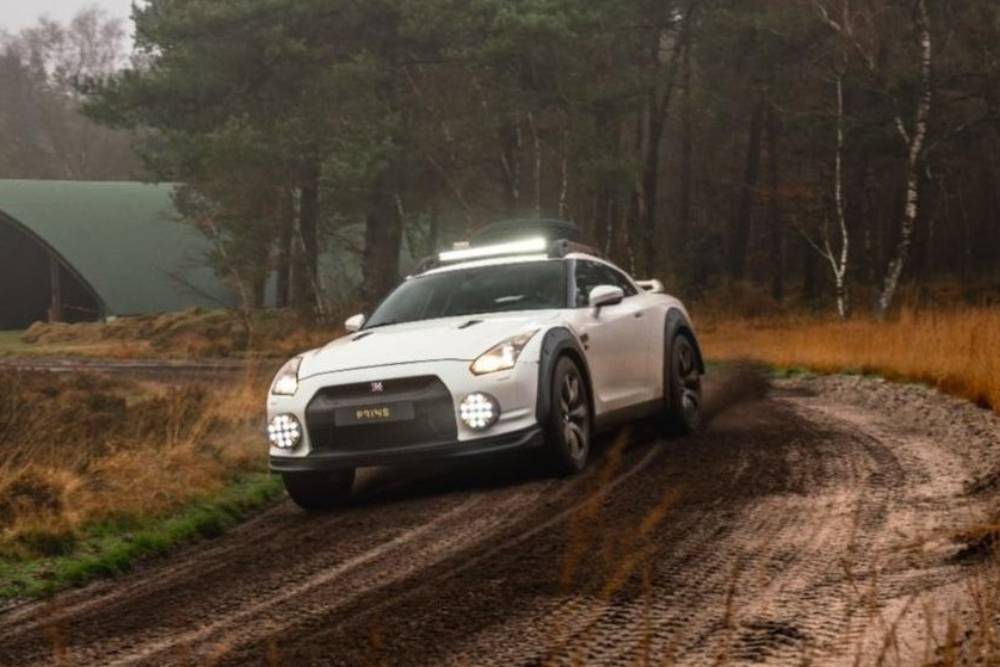 https://cdn.autogreeknews.gr/wp-content/uploads/2025/12/nissan-gt-r-off-road.jpg