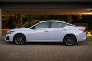 nissan_altima_sr_952