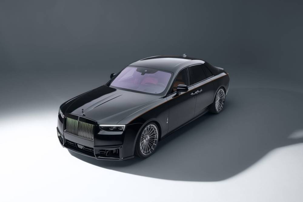 https://cdn.autogreeknews.gr/wp-content/uploads/2025/12/novitec-rolls-royce-ghost-black-badge-8.jpg