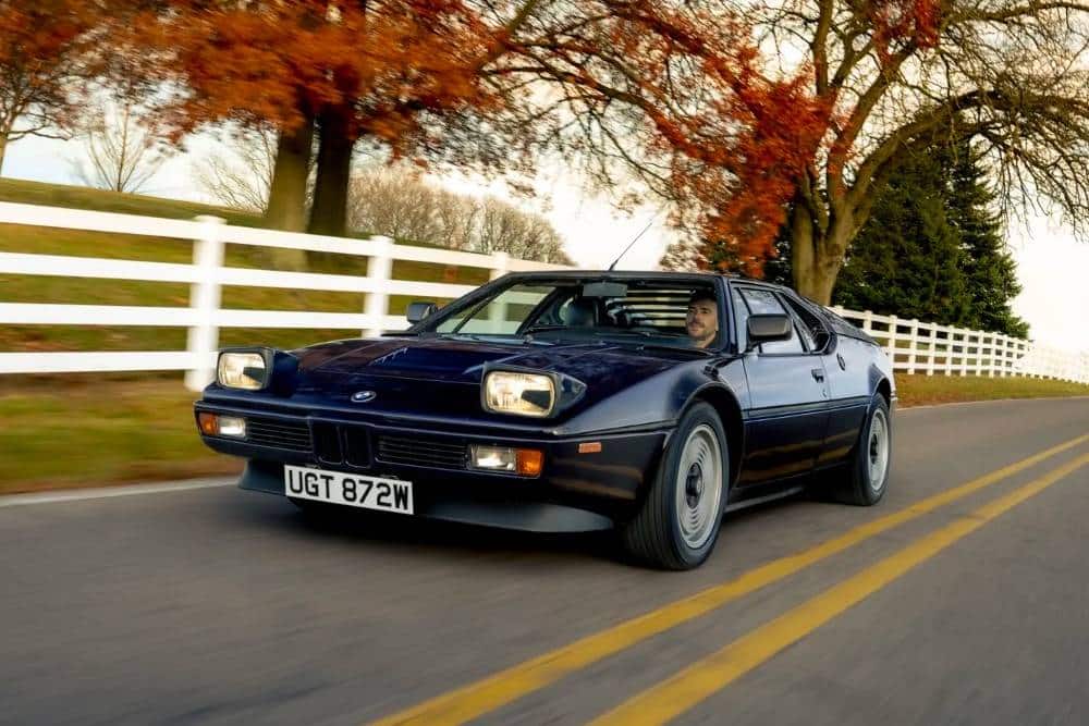 Μελωδική BMW M1 πάει να κλείσει τραπεζικούς λογαριασμούς