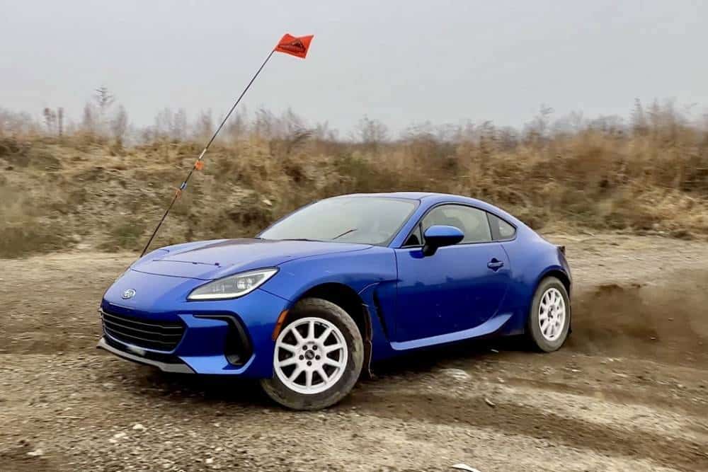 https://cdn.autogreeknews.gr/wp-content/uploads/2025/12/subaru-brz-off-road-1.jpg