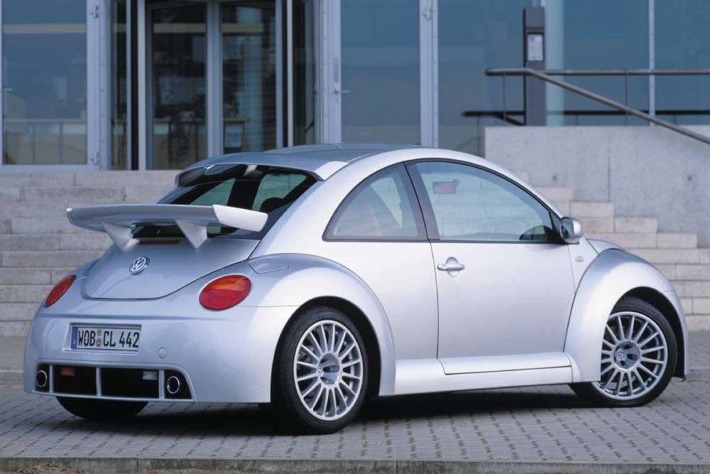 https://cdn.autogreeknews.gr/wp-content/uploads/2025/12/volkswagen_new_beetle_rsi_1.jpg
