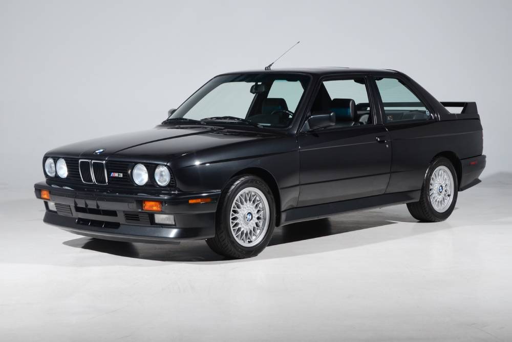 https://cdn.autogreeknews.gr/wp-content/uploads/2026/01/1990-bmw-m3-e30-for-sale-9.jpg