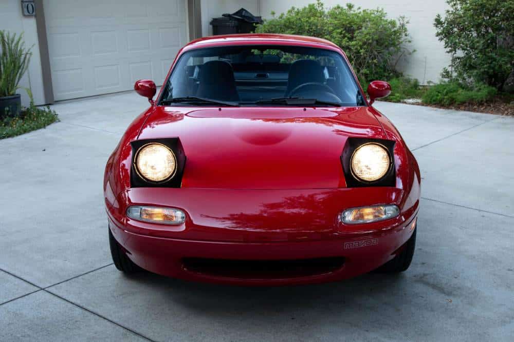 https://cdn.autogreeknews.gr/wp-content/uploads/2026/01/1990-mazda-mx-5-for-sale-12.jpg