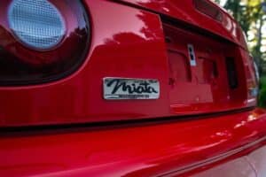 Φωτιά στα κόκκινα 36χρονο Mazda MX-5 NA