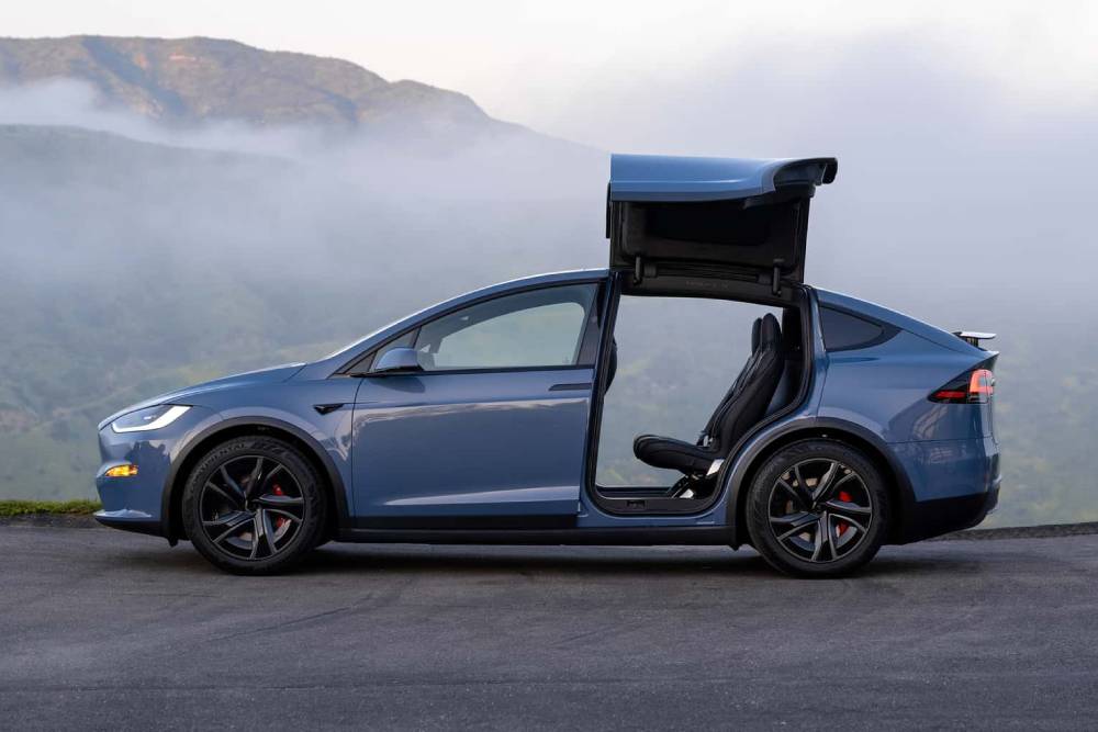 https://cdn.autogreeknews.gr/wp-content/uploads/2026/01/2026-tesla-model-x-2.jpg