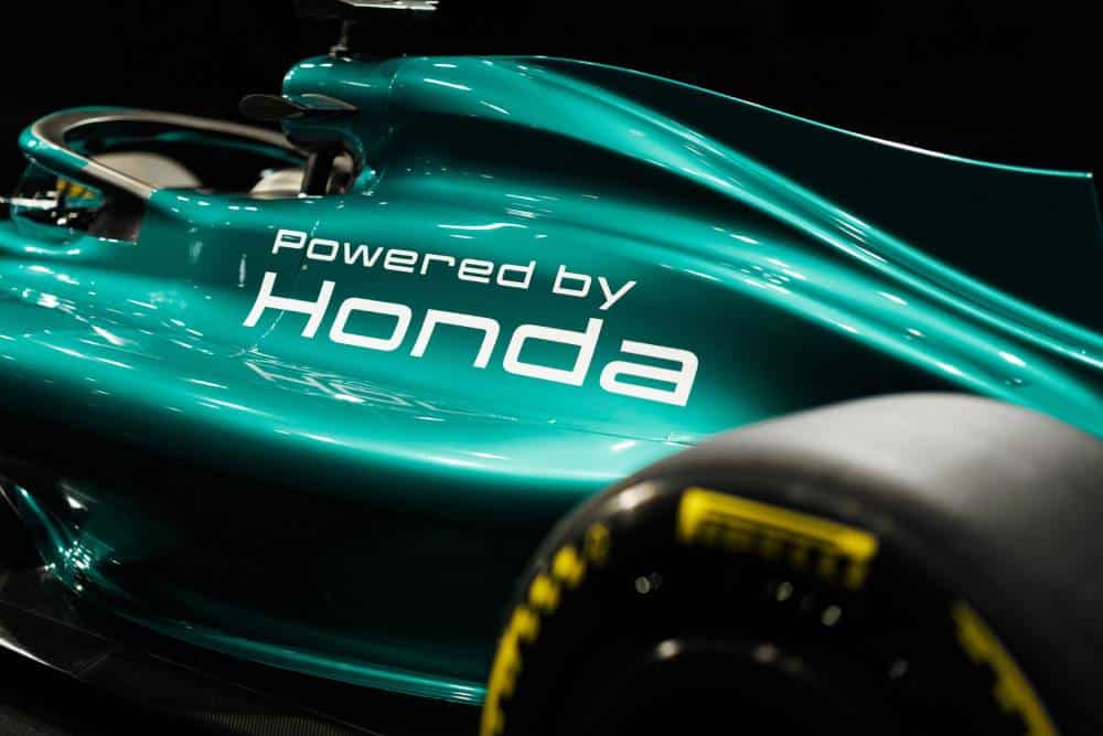 https://cdn.autogreeknews.gr/wp-content/uploads/2026/01/570280_Honda_x_Aston_Martin_F1_PU_Launch_Event-1.jpg
