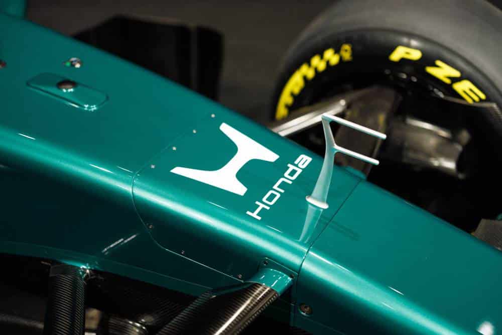 https://cdn.autogreeknews.gr/wp-content/uploads/2026/01/570284_Honda_x_Aston_Martin_F1_PU_Launch_Event-1.jpg