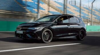 Νέο και σκοτεινό VW Golf R Black Edition με 333 ίππους (+video)