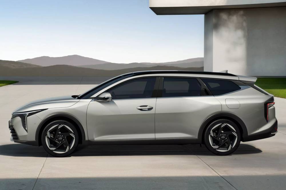 https://cdn.autogreeknews.gr/wp-content/uploads/2026/01/Kia-K4-Sportswagon-00003-2048x1365-1.jpg