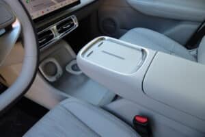 Leapmotor B10 interior (4)