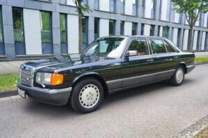 Mercedes-S-Class-W126-420SEL-1
